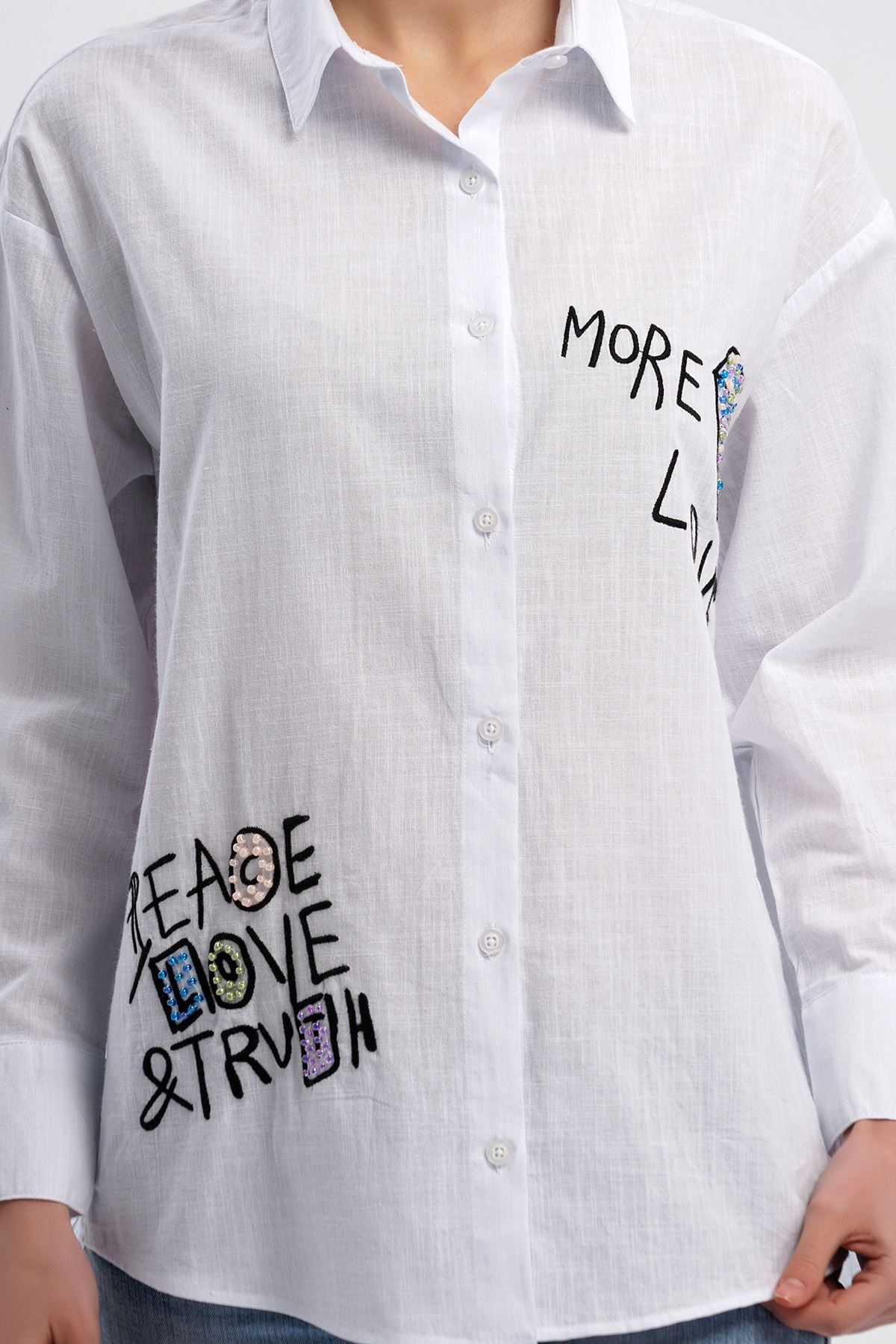 More Love Nakışlı Gömlek-Beyaz
